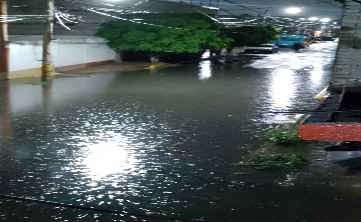 La "Zona Cero" de Chalco se inundó por la lluvia que se registró desde la noche de ayer y durante la madrugada. Foto: Especial