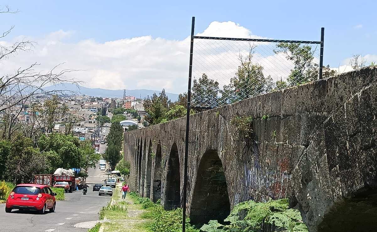 Naucalpan: Instalan malla en los Arcos de Los Remedios tras caída de hombre