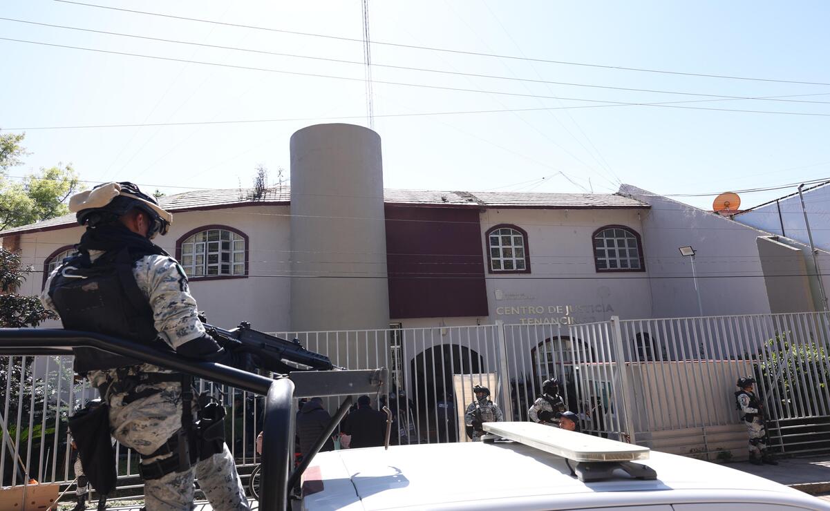 5 comisarios fueron detenidos por la SSEM durante un operativo. Foto: Arturo Hernández