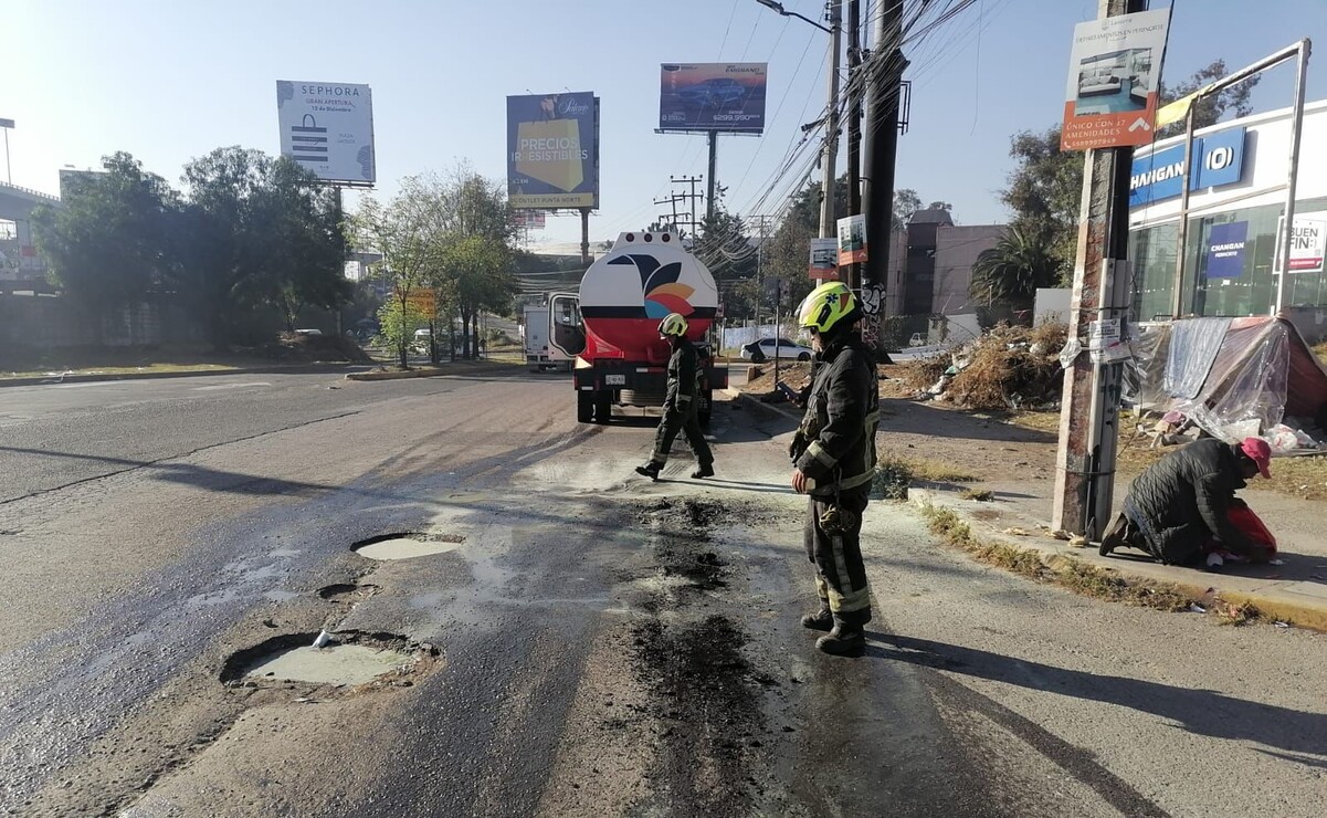Bomberos de Protección Civil municipal acudieron al sitio para atender la emergencia. Foto: Especial