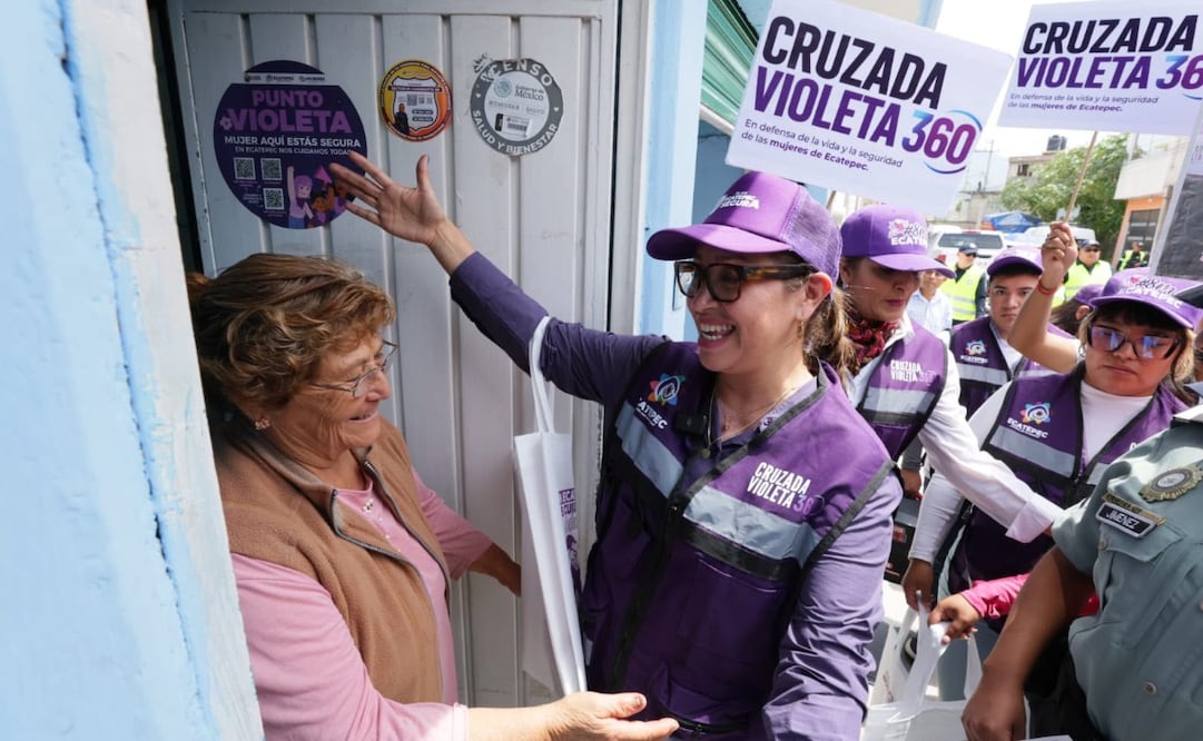 Autoridades municipales, estatales y federales recorrieron calles de Luis Donaldo Colosio para llevar información y orientación a las familias. Foto Especial