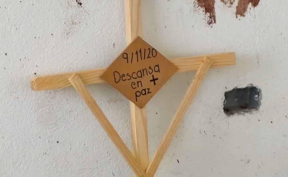 En algunos inmuebles se observaron cruces y veladoras, según el recorrido realizado por El Universal Estado de México. Foto especial