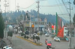 Video: Así fue el aparatoso choque en la glorieta de Almoloya que dejó dos heridos