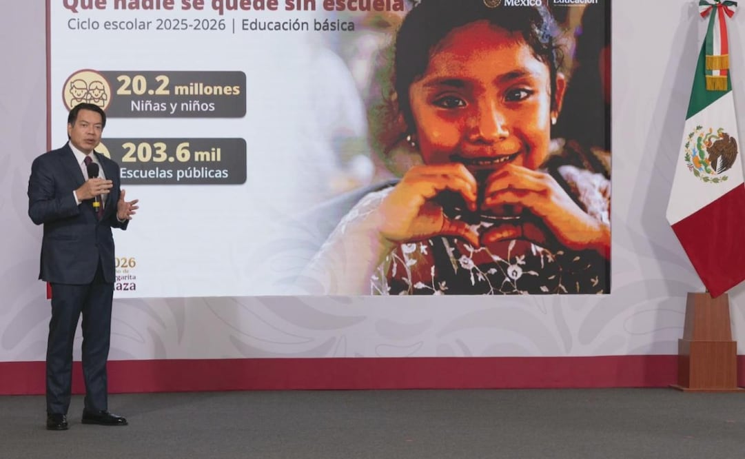 El Secretario de Educación puntualizó que sumaran 15.2 millones de niñas y niños con el apoyo para la compra de uniformes y útiles. Foto. Especial