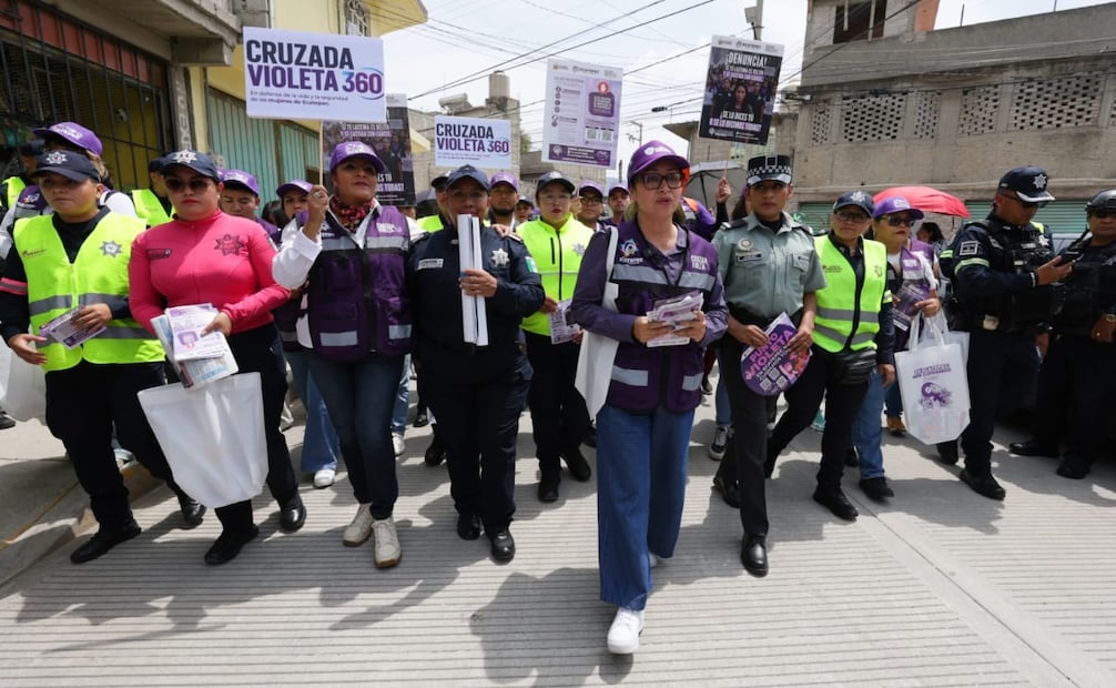 La presidenta municipal Azucena Cisneros Coss encabezó el arranque de la Cruzada Violeta 360 en la colonia Luis Donaldo Colosio. Foto Especial