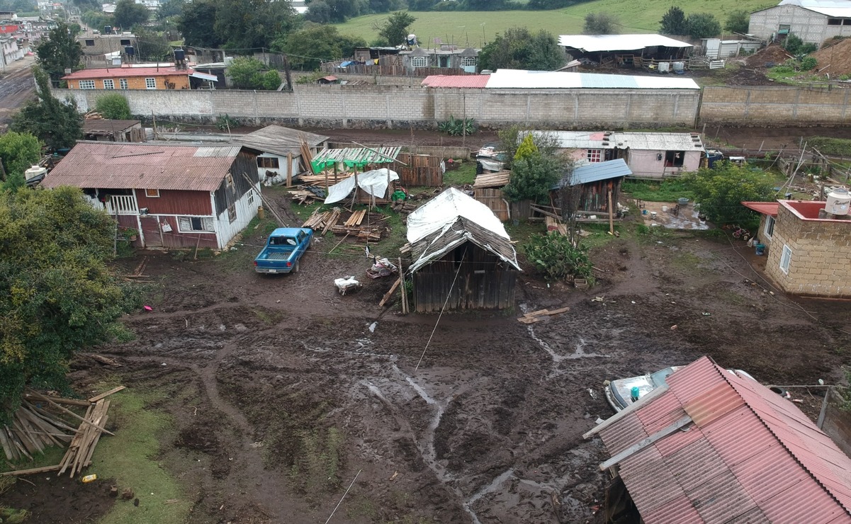 Las familias afectadas solicitaron el apoyo del municipio, quien se limitó a “mover” maquinaria para retirar el lodo / Foto: Alejandro Vargas