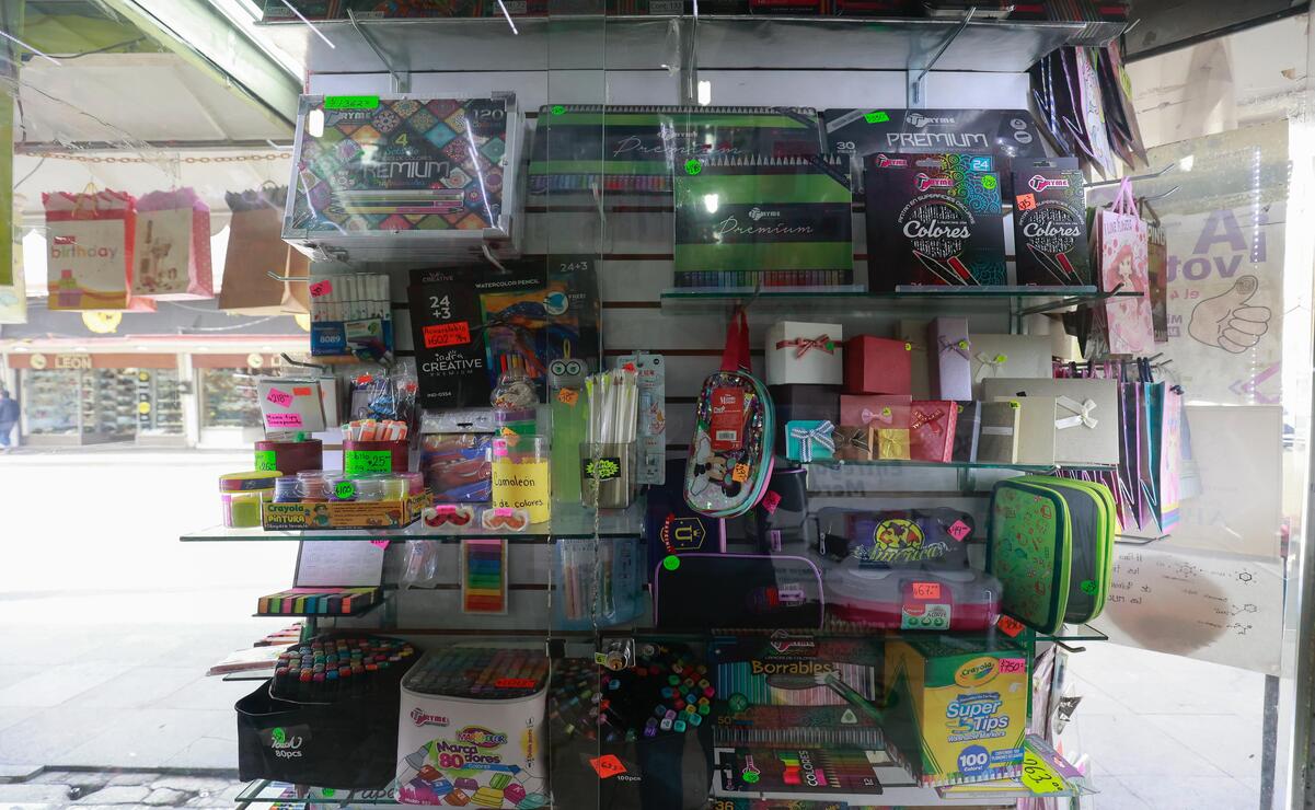 En apoyo a la economía familiar se hará la entrega de útiles escolares como en el ciclo escolar anterior. Foto: Alejandro Vargas / El Universal Estado de México