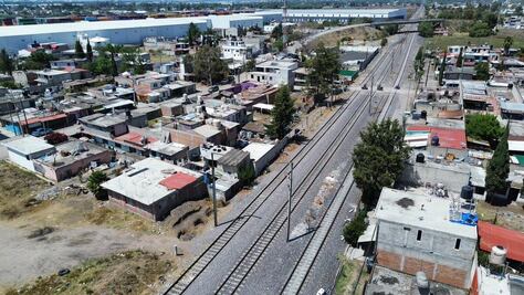 Temen reubicación por tren México-Querétaro