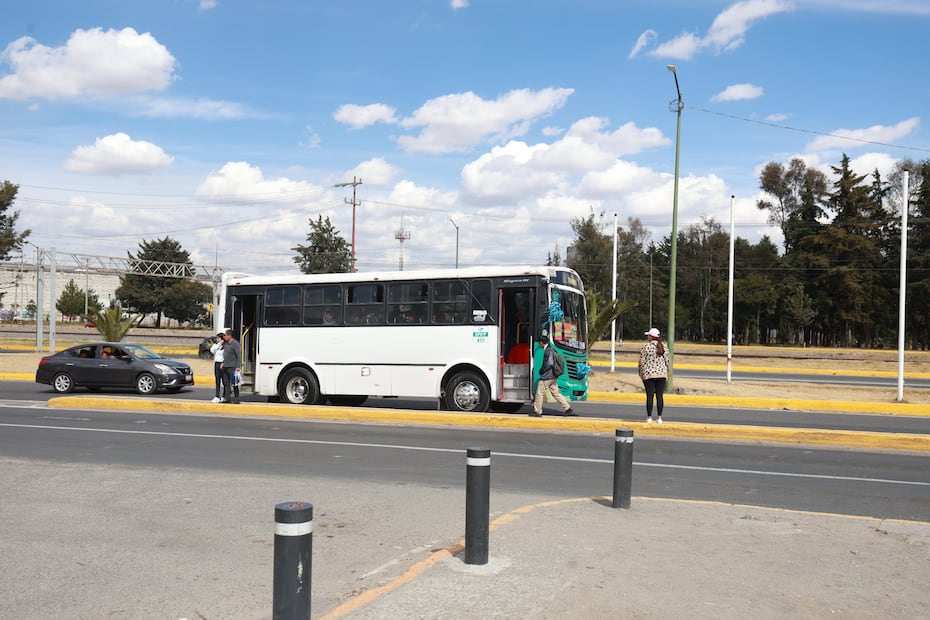 A través del Chatbot MOVIMEX y WhatsApp, la Secretaría de Movilidad busca agilizar la atención a los reportes de los pasajeros. Foto Alejandro Vargas / El Universal Edomex