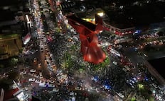 ¡Neza de fiesta! La Glorieta del Coyote se desborda tras el triunfo de México ante Corea