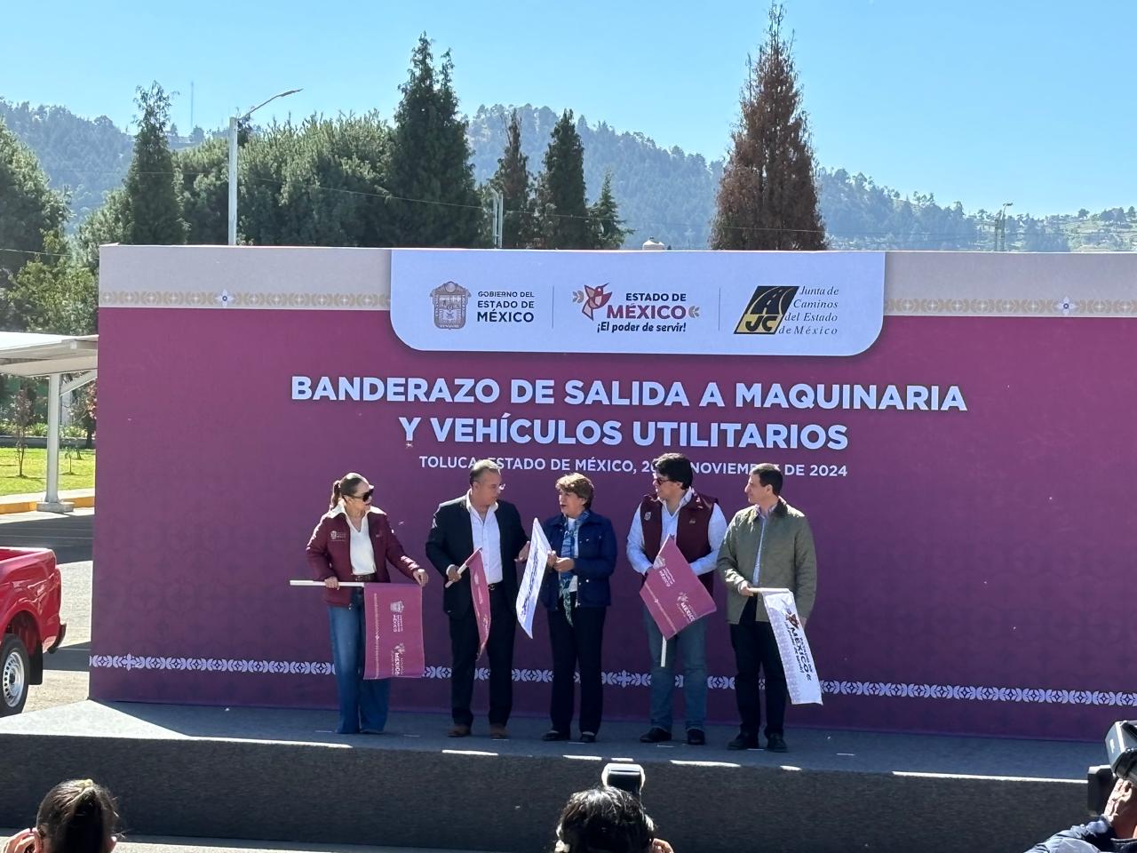 ¡A mejorar las carreteras! Edomex estrena nueva maquinaria