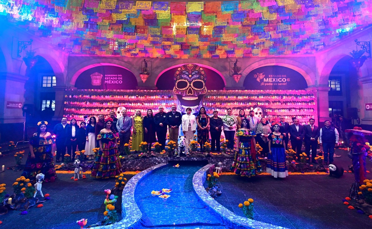 La Ofrenda Monumental del Palacio de Gobierno en Toluca estará abierta del 28 de octubre hasta el 4 de noviembre. Foto: Especial.
