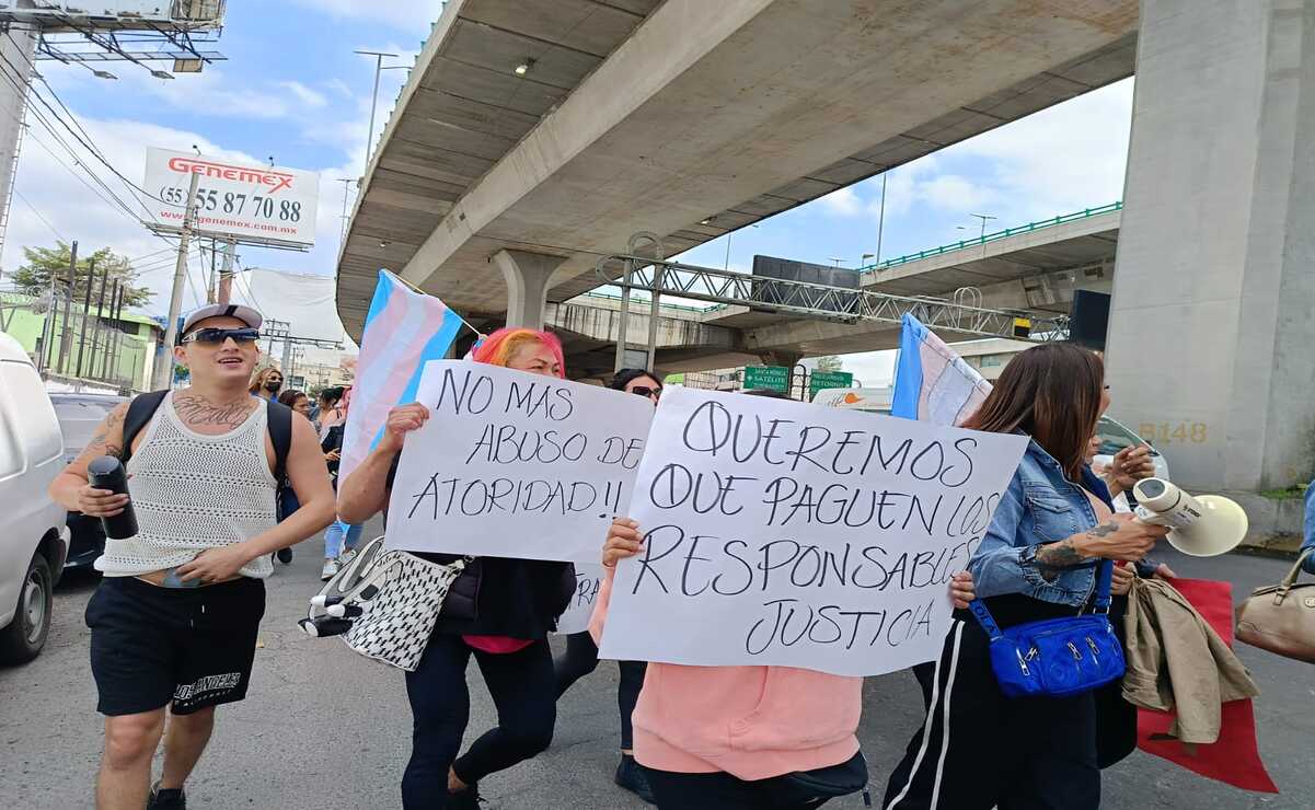 Integrantes del Colectivo Mujeres Trans Libres Naucalpan se manifestaron para pedir justicia para Michelle Cano, quien fue torturada y lesionada por policía municipal. Foto: Gisela Gonzales Granados / El Universal Estado de México