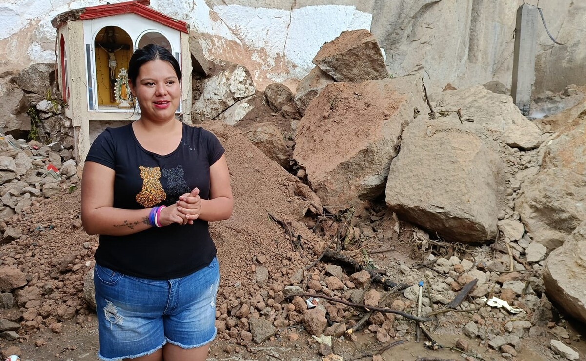 Nancy relató que desde finales de julio observó cómo las raíces de una planta que crecía se separaban de la piedra y el terreno se abría cada vez más / Foto Gisela González