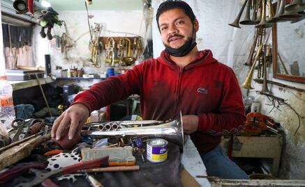 Demetrio Márquez: El artesano que da vida a las trompetas de la música regional mexicana en Ecatepec