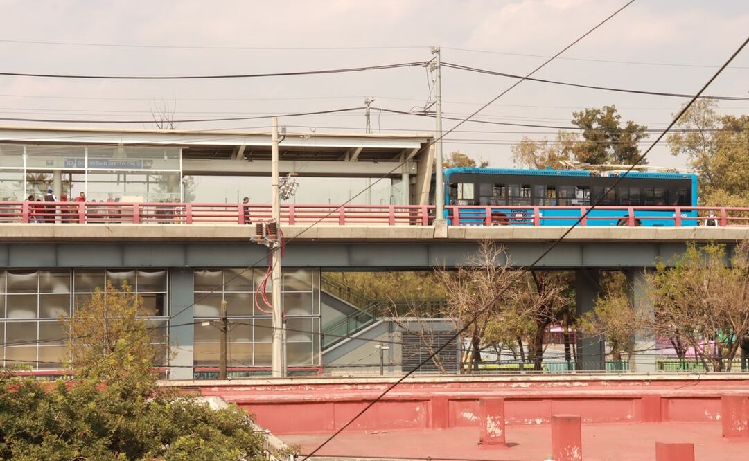 El accidente en el Trolebús Elevado ocurrió en la estación Deportivo Santa Cruz. Foto: Especial