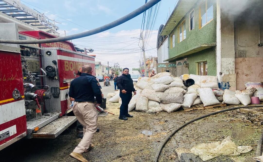 Un incendio en una bodega se registró en Ecatepec / Foto: Especial