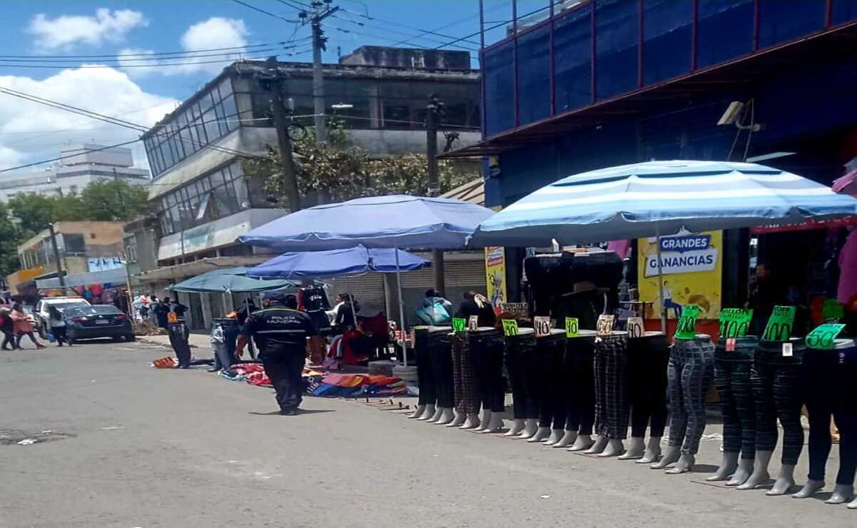 Comerciantes informales regresan a la periferia del Mercado Juárez de Toluca