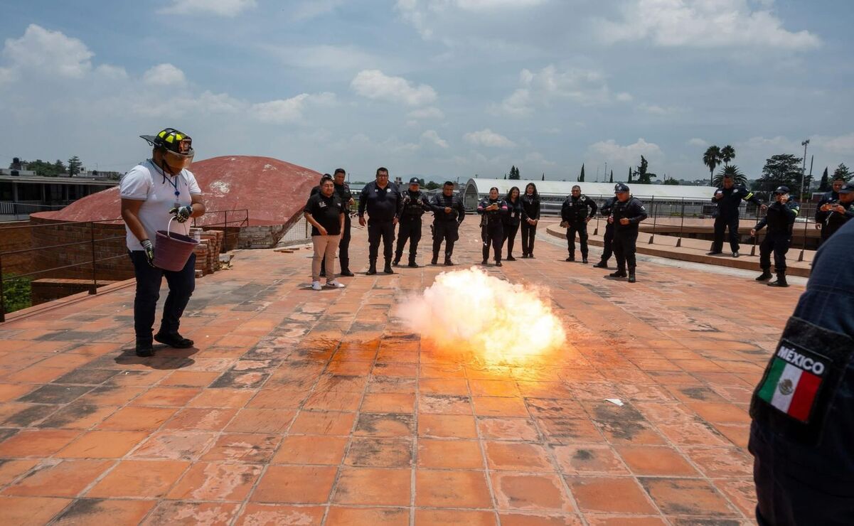 El titular del IMEPI, Emmanuel Reyes Urban, explicó que con los conocimientos que adquieren los policías se refuerza la seguridad para salvaguardar a la población. Foto: Especial