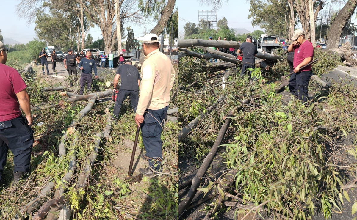 Bomberos de Ecatepec trabajando contrarreloj para restablecer la circulación tras el incidente. Foto: Especial