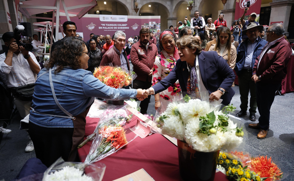 Una muestra de la diversidad de productos frescos y artesanales que los productores exhiben en "Mi Tianguis Colibrí", reflejando el compromiso del programa con el desarrollo rural. Foto: Arturo Hernández