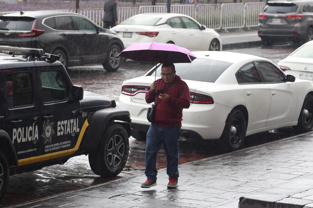 Temperaturas altas y lluvias aisladas se esperan para mañana en el Estado de México. ¡Consulta el pronóstico completo! Foto Alejandro Vargas