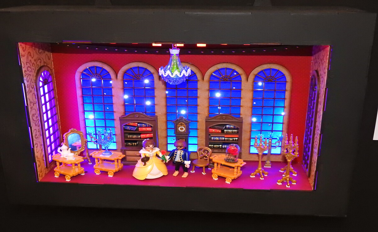 Representación de la pelicular La Bella y La Bestia con figuras de Playmobil. Foto: Ivan Monroy