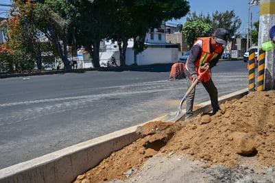 ¡Adiós a los baches! Rehabilitan más de 27 km en Avenida Central y Periférico Oriente