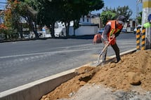 ¡Adiós a los baches! Rehabilitan más de 27 km en Avenida Central y Periférico Oriente