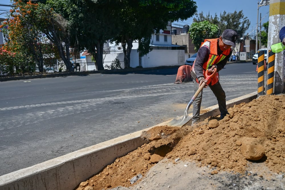 Se intervinieron más de 22 kilómetros de carriles centrales y laterales en Avenida Central para eliminar deformaciones. Foto Especial