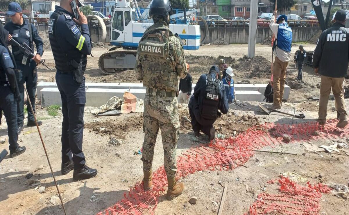 Elementos de la Secretaría de Marina acordonaron la zona para prevenir riesgos a la población / Foto: Especial