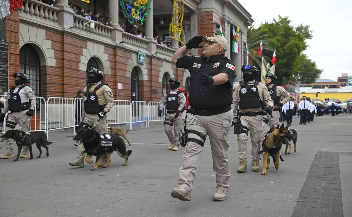 Miles de familias del Valle de México se dieron cita para presenciar los desfiles / Foto Especial