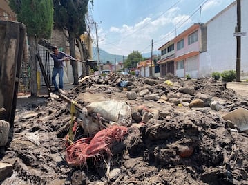 Retiran de colonias inundadas de Ecatepec más de 3 mil toneladas de basura y escombro
