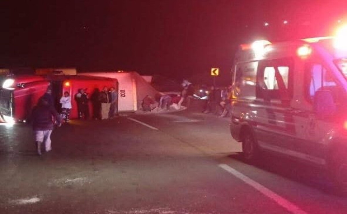 El accidente provocó el cierre total de la circulación en dirección a Atlacomulco. Foto: Especial