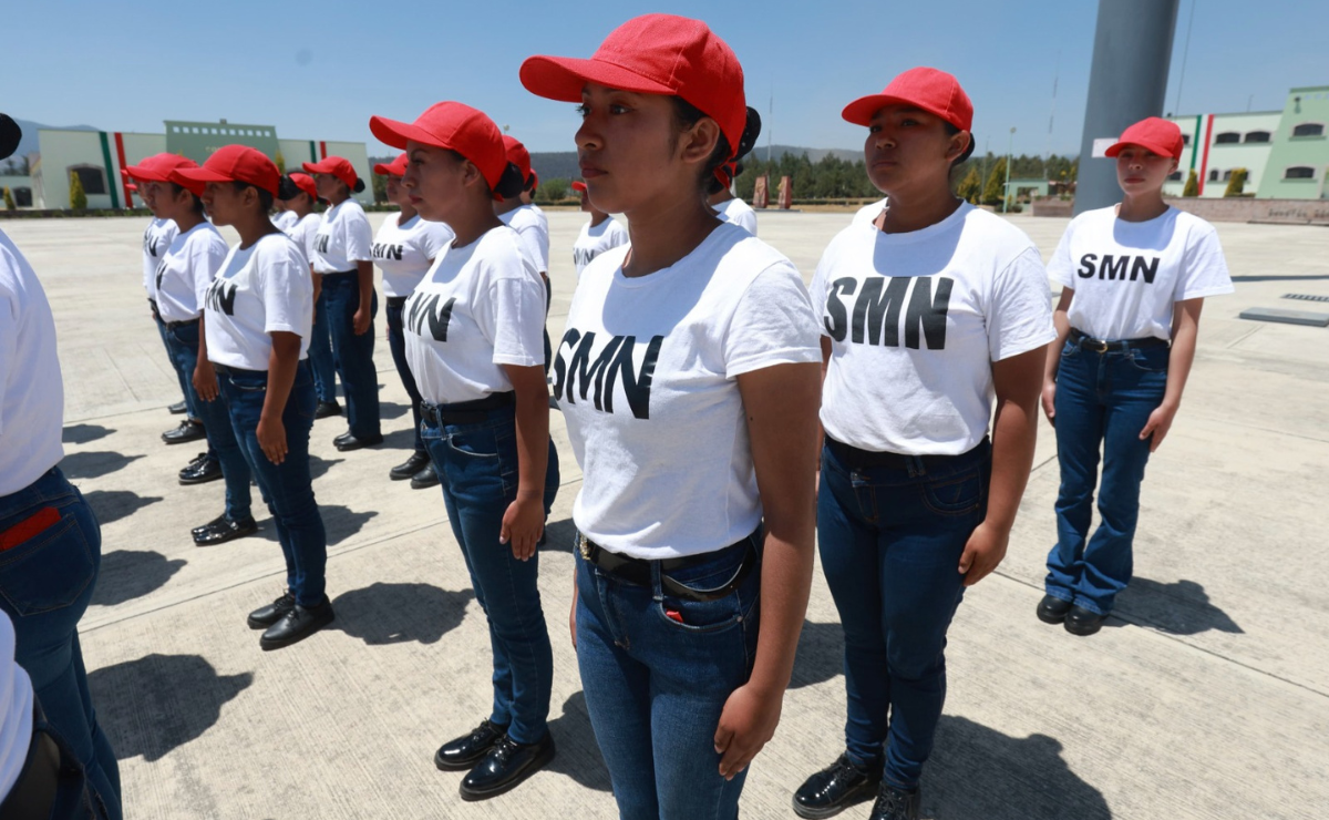 Ayana Hernández, mostrando su compromiso y dedicación durante su servicio voluntario en el Servicio Militar Nacional en Rayón. Foto: Alejandro Vargas