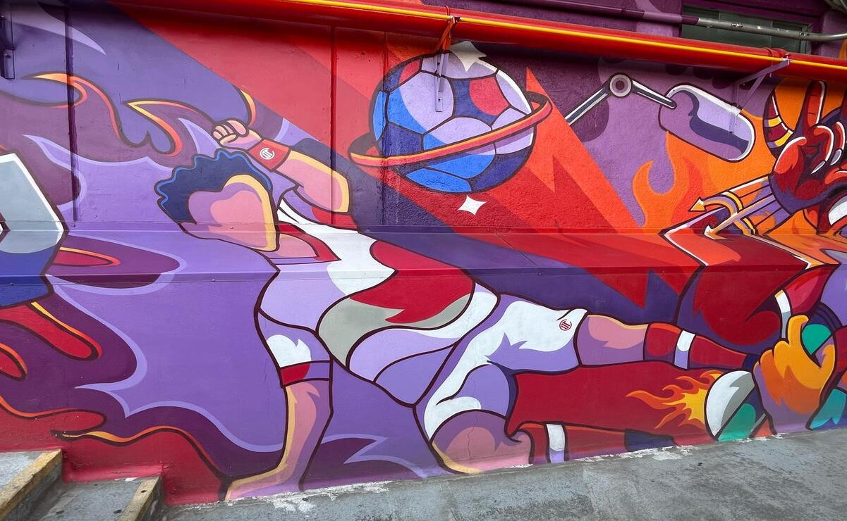 El mural fue elaborado por el colectivo de arte urbano  “Metzican” en el estadio Nemesio Diez. Foto: Karen Aldama / El Universal Estado de México