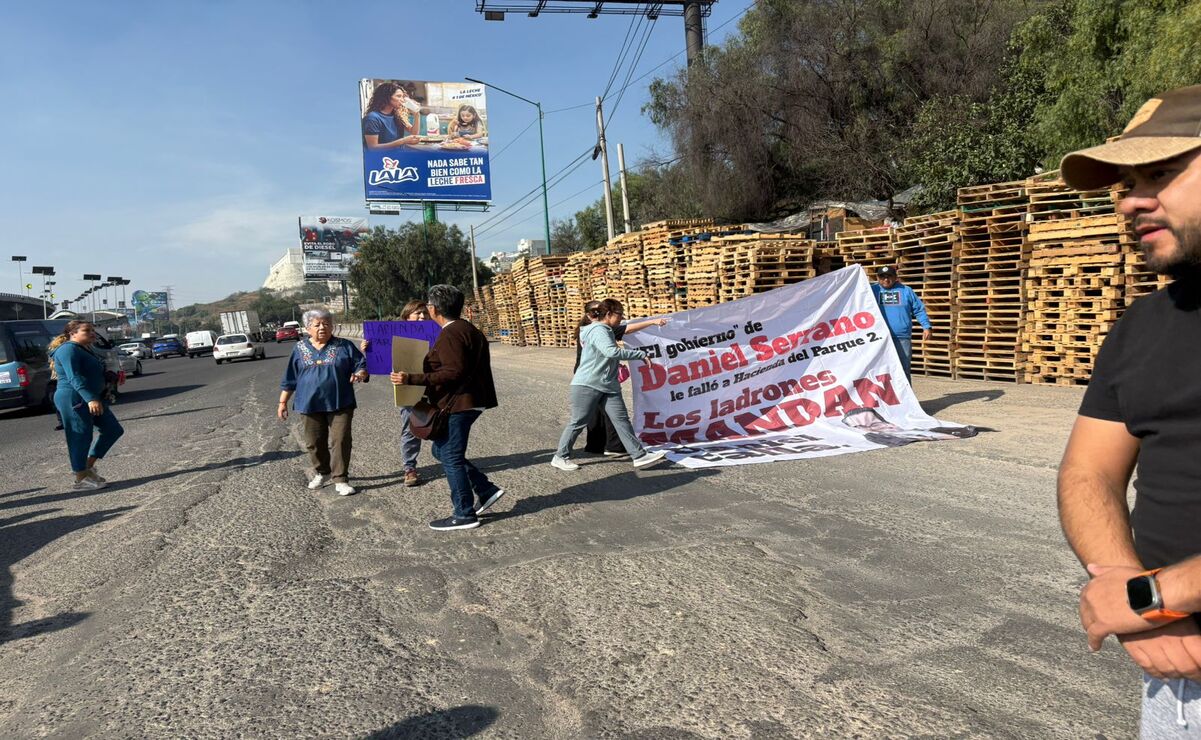 Vecinos de Cuautitlán Izcalli liberan la circulación de la México-Querétaro 