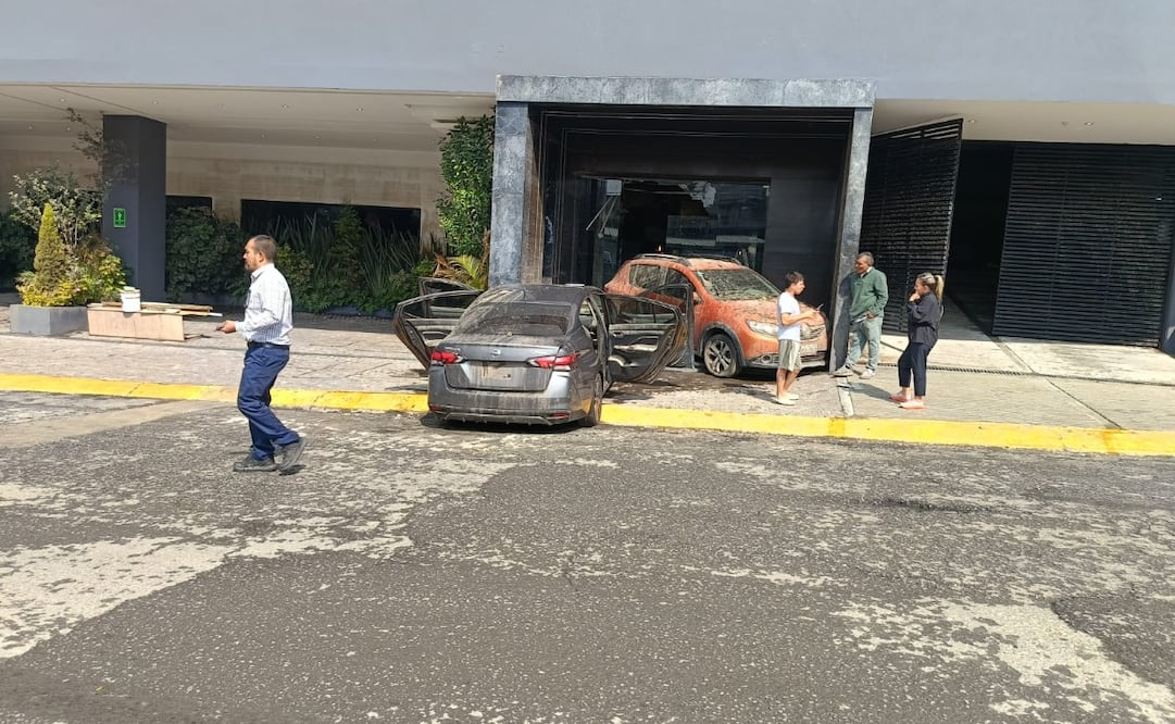 El Hacienda de Las Golondrinas varios vehículos que quedaron bajo el agua y que hoy se encuentran inservibles. Foto. Gisela González. El Universal