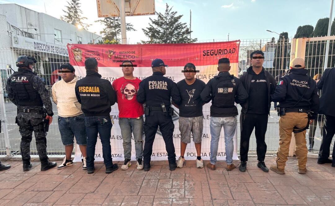 Detenidos por feminicidio en Metepec. La policía logró la captura de cuatro hombres presuntamente involucrados en el crimen. Foto: Especial