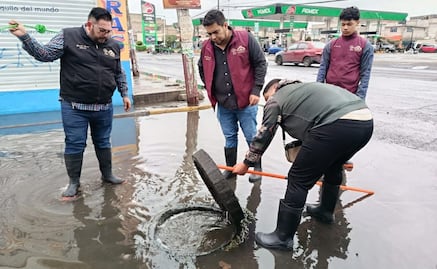 Un rayo provoca inundación en el centro de Valle de Chalco tras fundir cárcamo