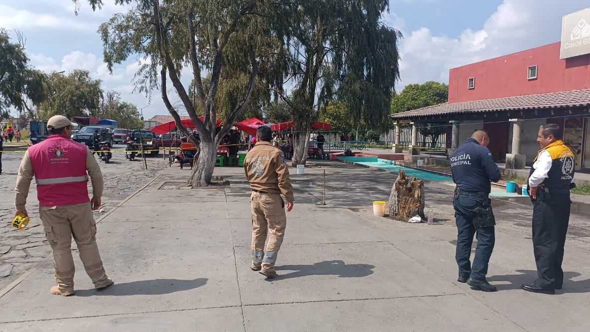 La zona donde ocurrieron los hechos fue acordonada por agentes municipales. Foto Especial