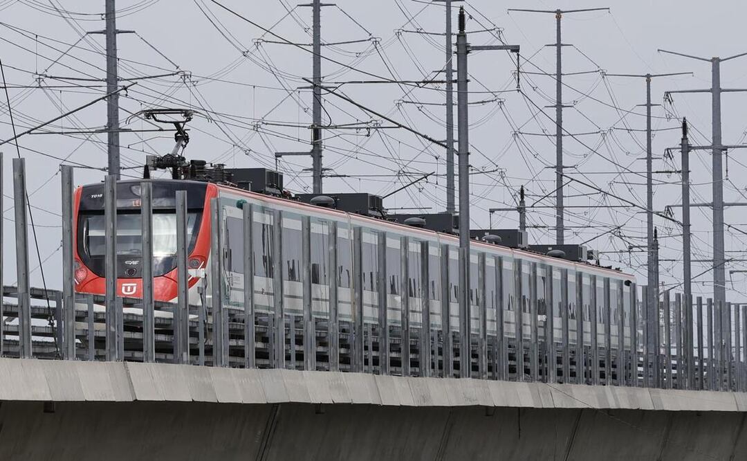 Tren Interurbano, "El Insurgente", en la estación Lerma.