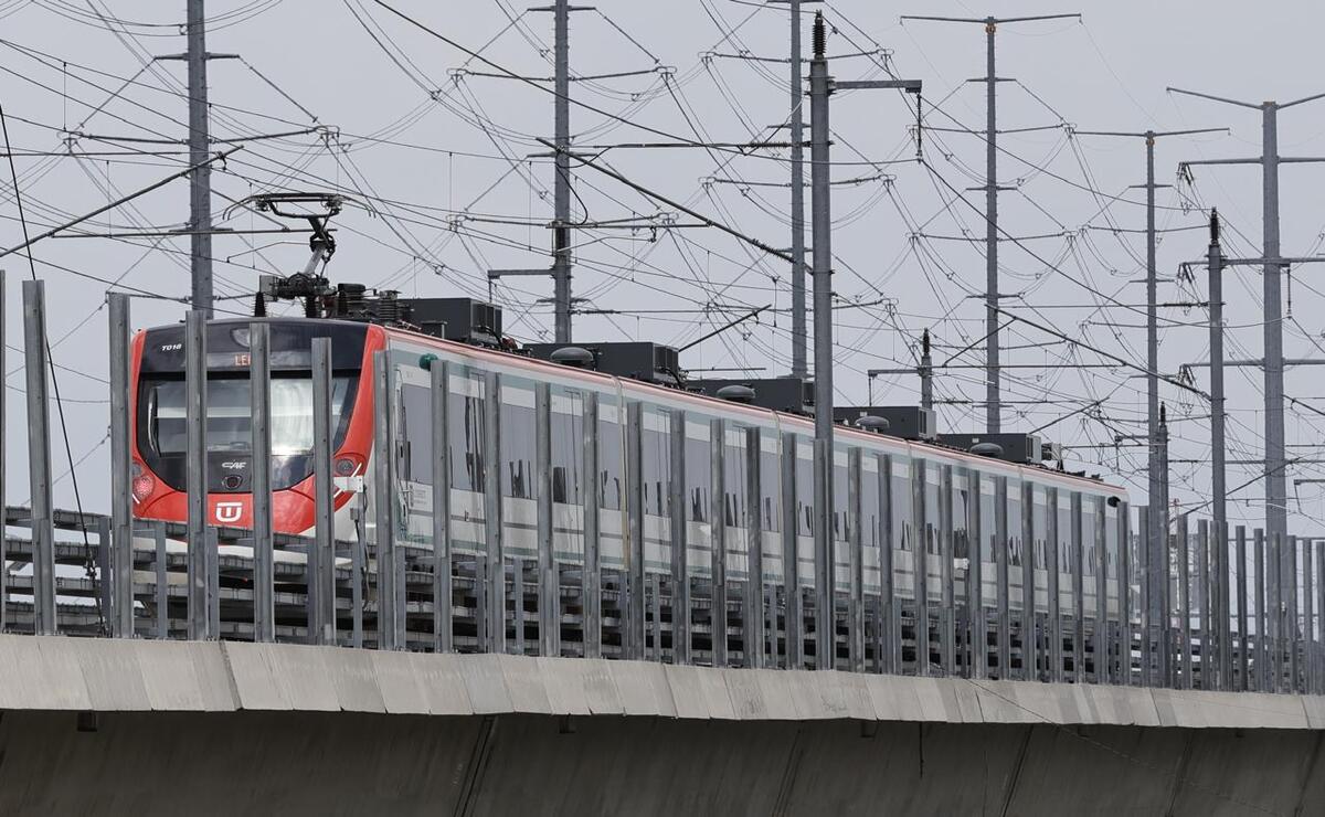 Tren Interurbano, "El Insurgente", en la estación Lerma.