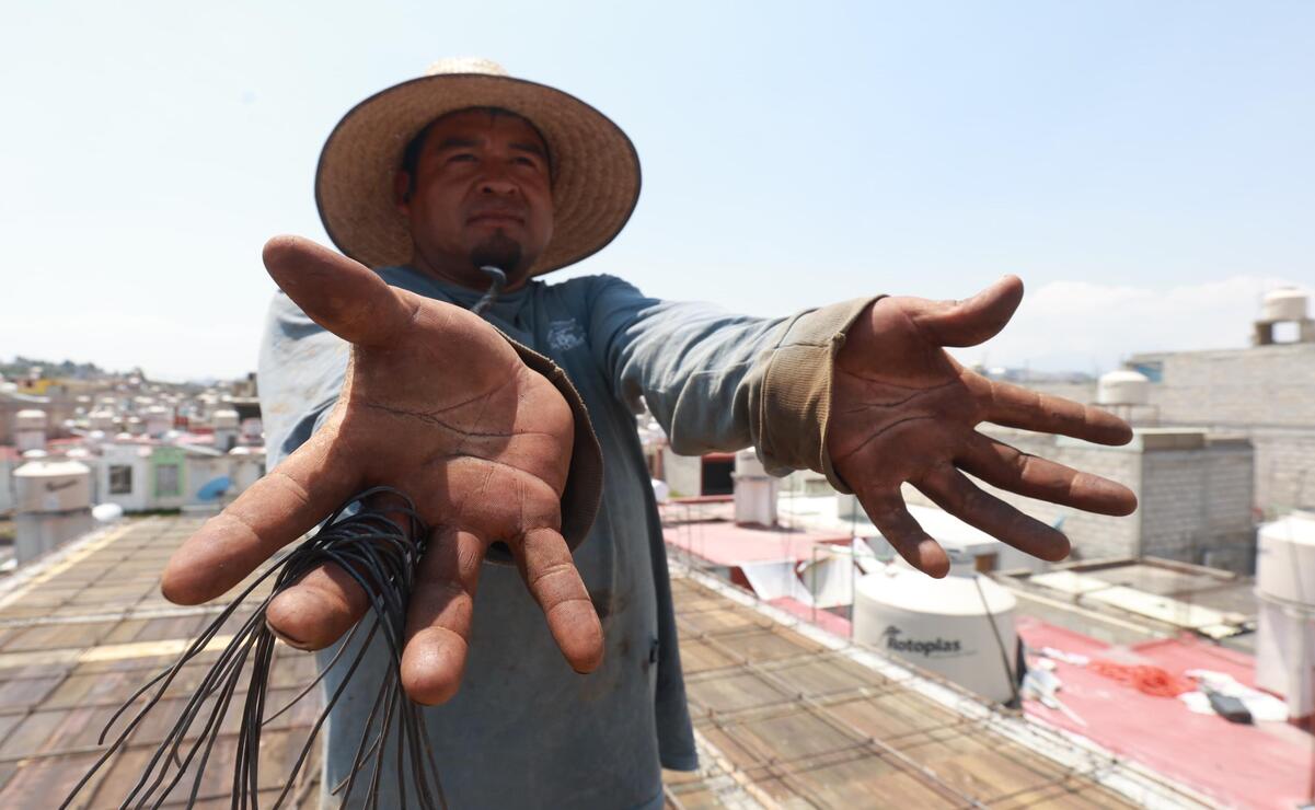 En México, el salario promedio de un trabajador de la construcción es de 8,950 pesos mexicanos al mes. Foto: Alejandro Vargas / El Universal Estado de México