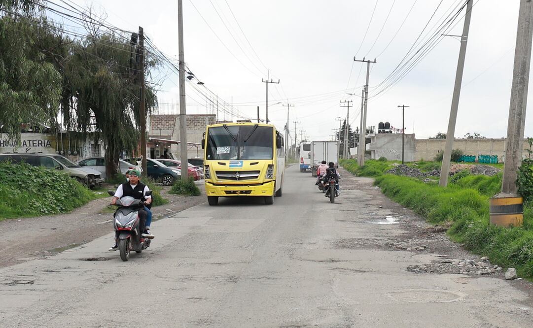 El deterioro de vialidades obliga a transportistas de Toluca a tomar medidas extremas para operar / Foto: Alejandro Vargas