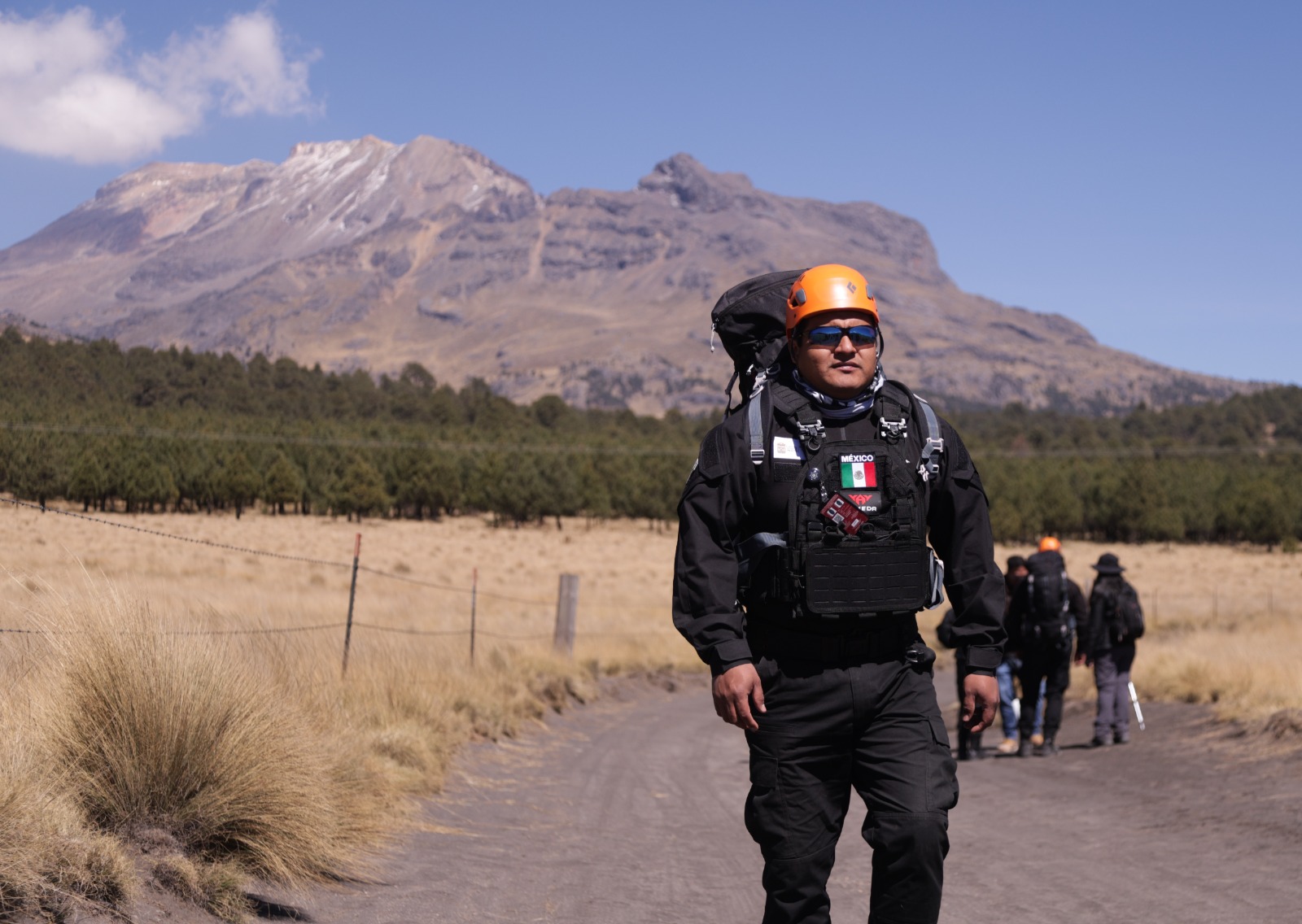 En 2024, la policía atendió más de 400 rescates y búsquedas en el Izta-Popo, con un saldo de tres personas fallecidas. Foto Carlos Mejía