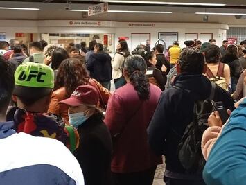 ¡Crisis de transporte en Cuautitlán! Cierre vial paraliza el Suburbano y afecta a miles