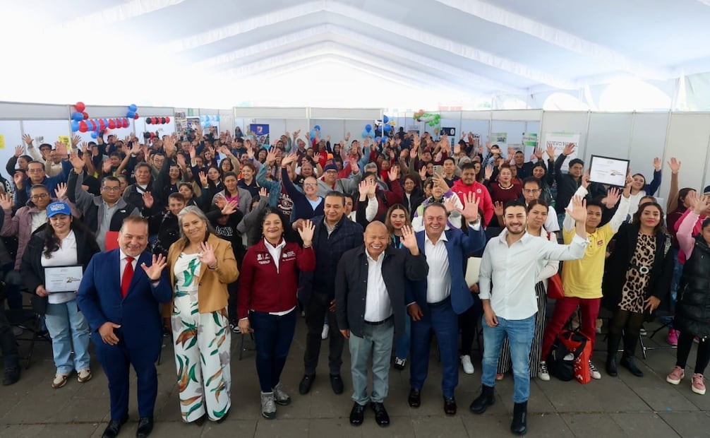 El presidente municipal de Tlalnepantla, Raciel Pérez Cruz, durante la inauguración oficial de la Segunda Magna Feria del Empleo 2026. Foto Especial