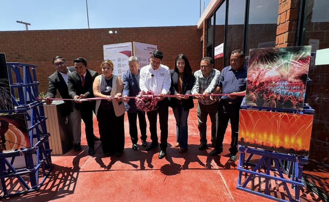 Emmanuel Reyes Urban y Sergio Luna Cortés firmaron el comodato que establece al IMEPI dentro de las instalaciones del Museo Nacional de la Pirotecnia. Foto Arturo Contreras / El Universal