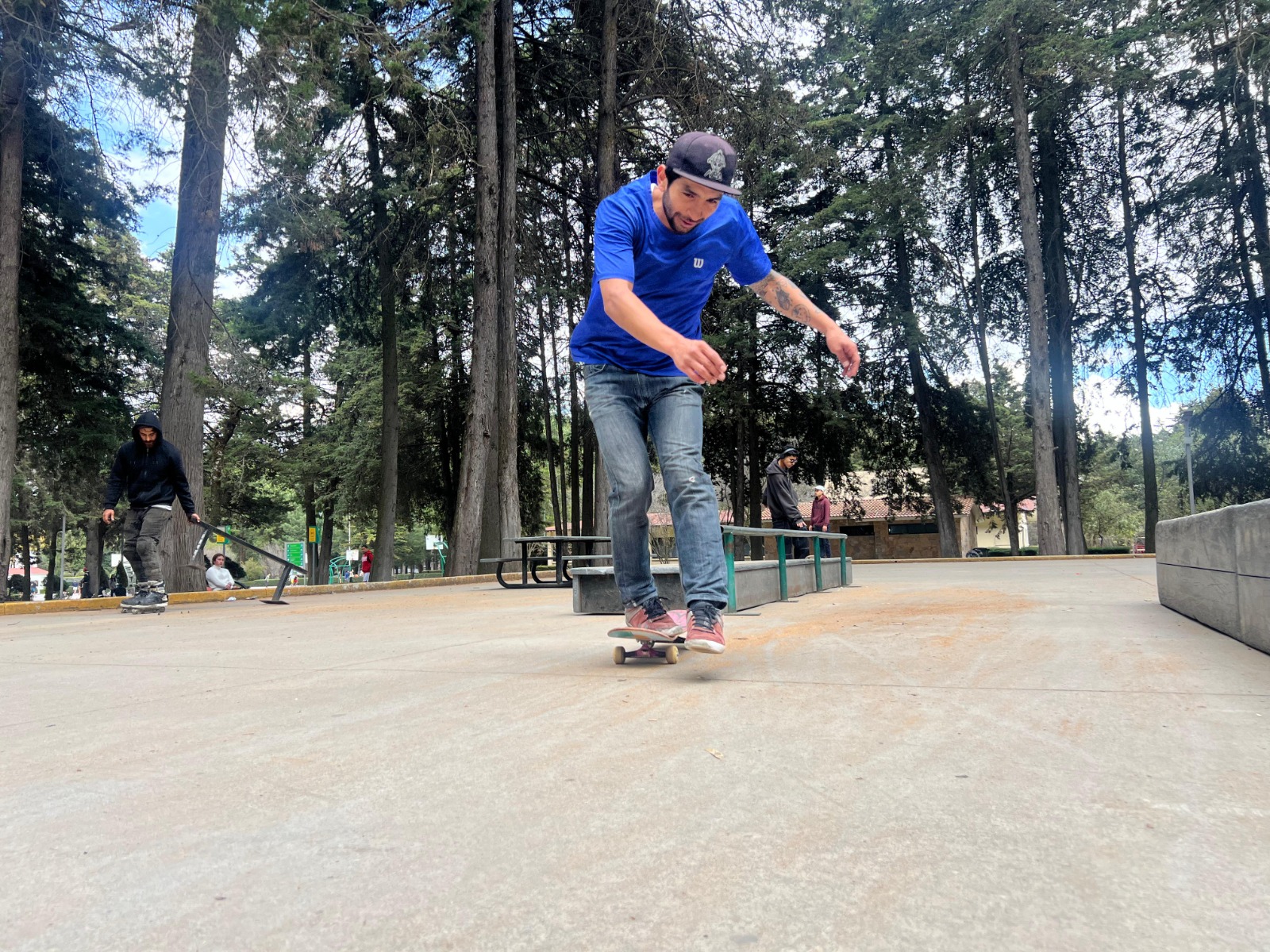 Jesús Abelardo, el rey de los tubos, se prepara para el próximo concurso. Foto Alejandra Santillán